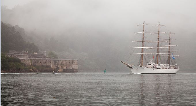 Fragata ARA Libertad entrando en Ferrol